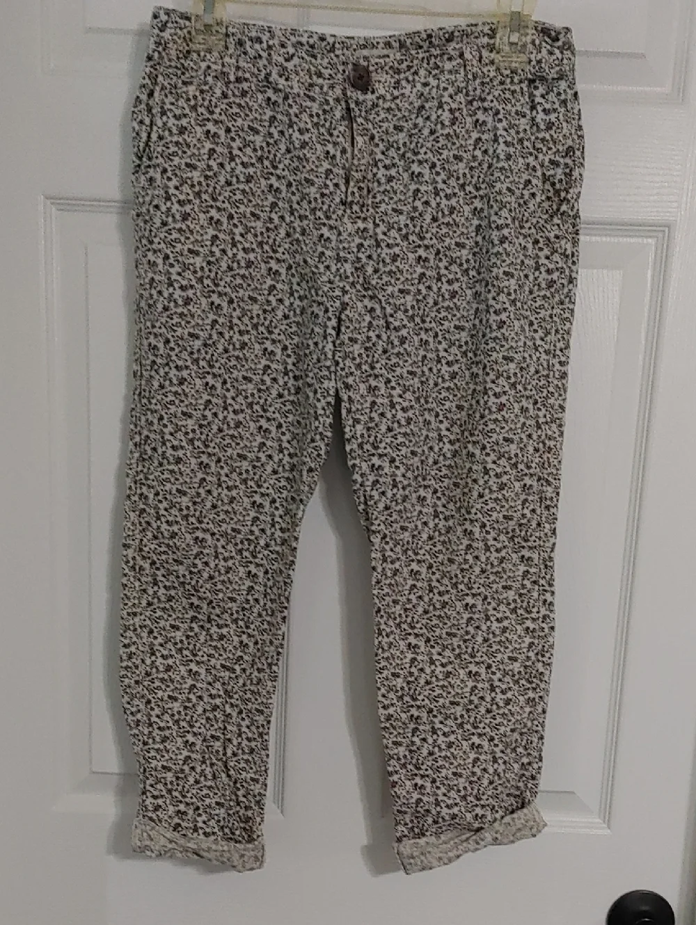 aerie Capris Floral Print on White Pants Rolled Cuff Women's Size 8/10 Casual - Picture 3 of 7